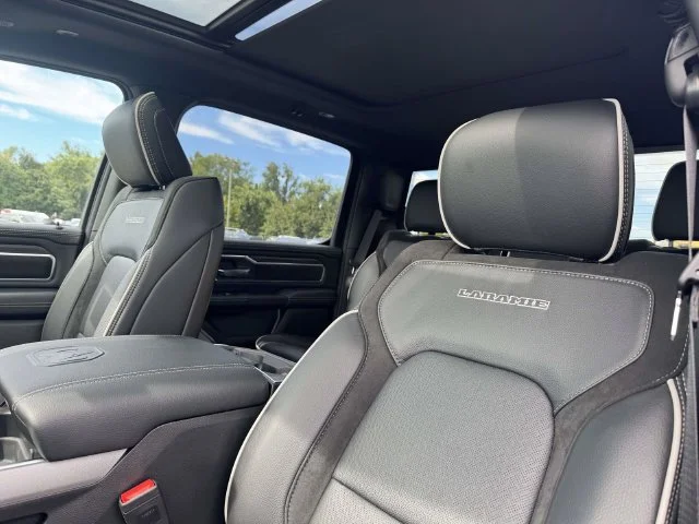 New 2027 Diamond Black Crystal Pearl-Coat Exterior Paint RAM Laramie image 27