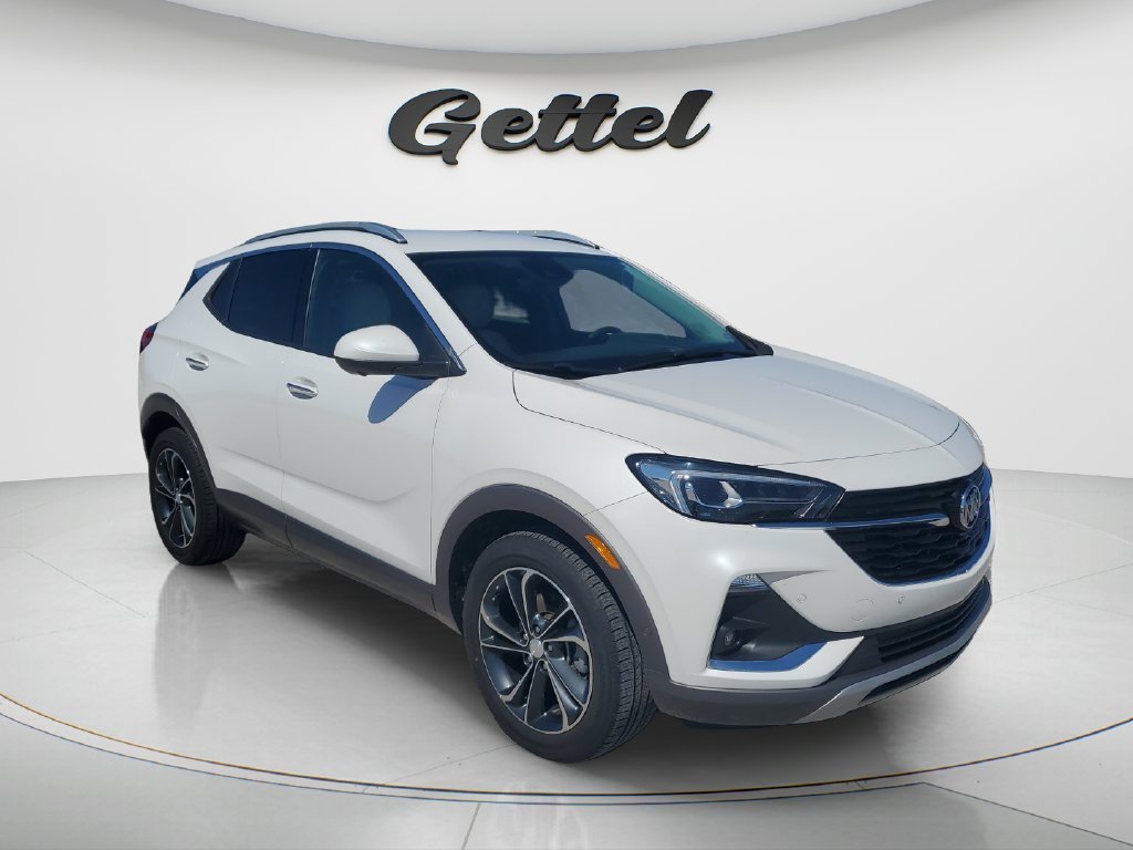 Used 2022 WHITE FROST TRICOAT Buick Essence image 3