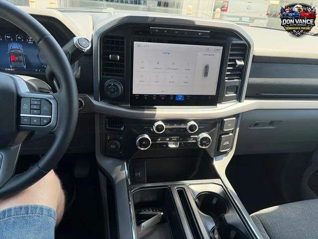 Used 2024 Black Ford XLT image 17