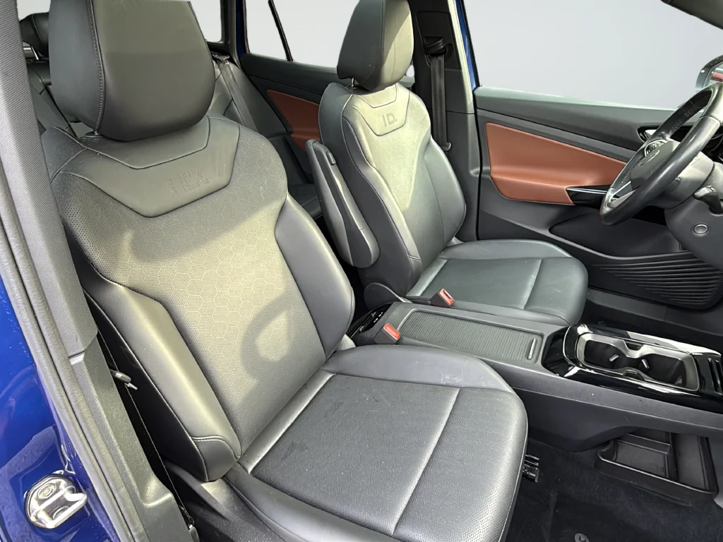 Used 2021  Volkswagen Pro S image 24