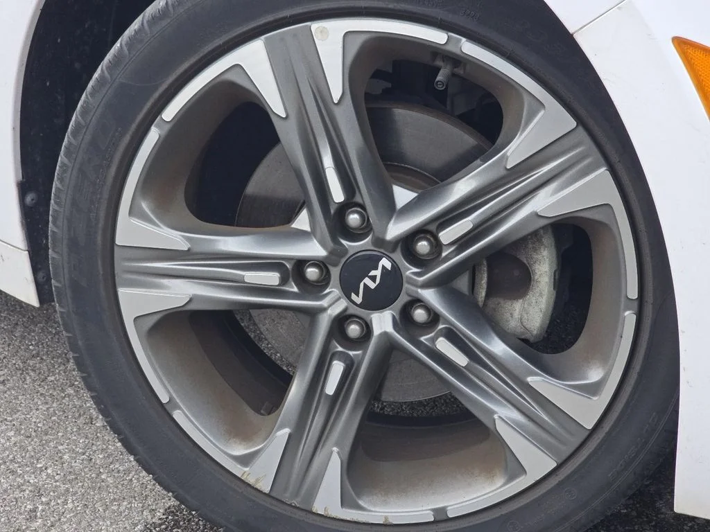 Used 2024 White Kia EX image 10