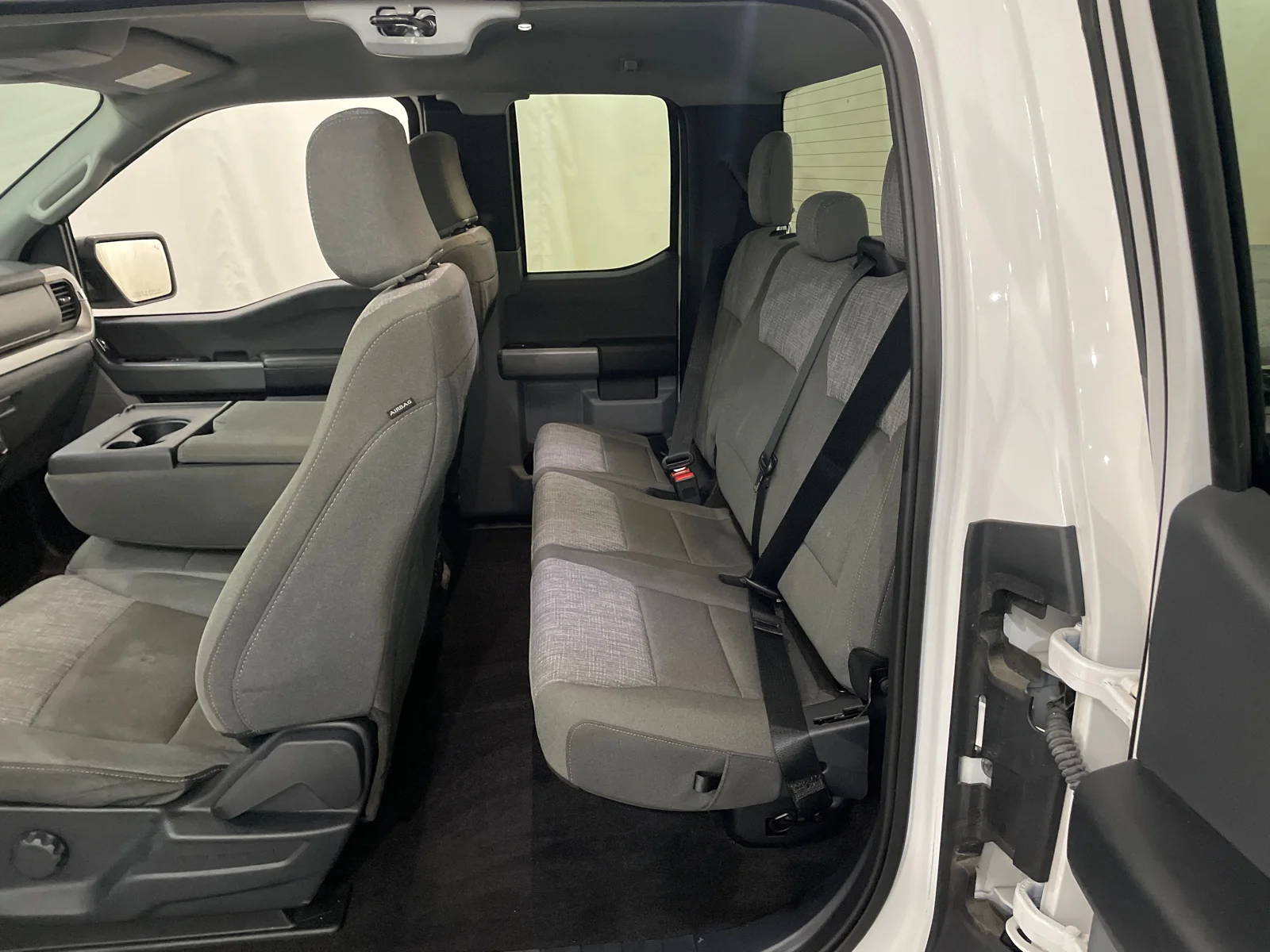 Used 2022 Oxford White Ford XLT image 26