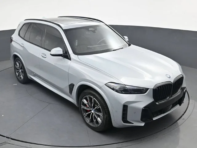 Used 2024 Gray BMW xDrive50e image 22