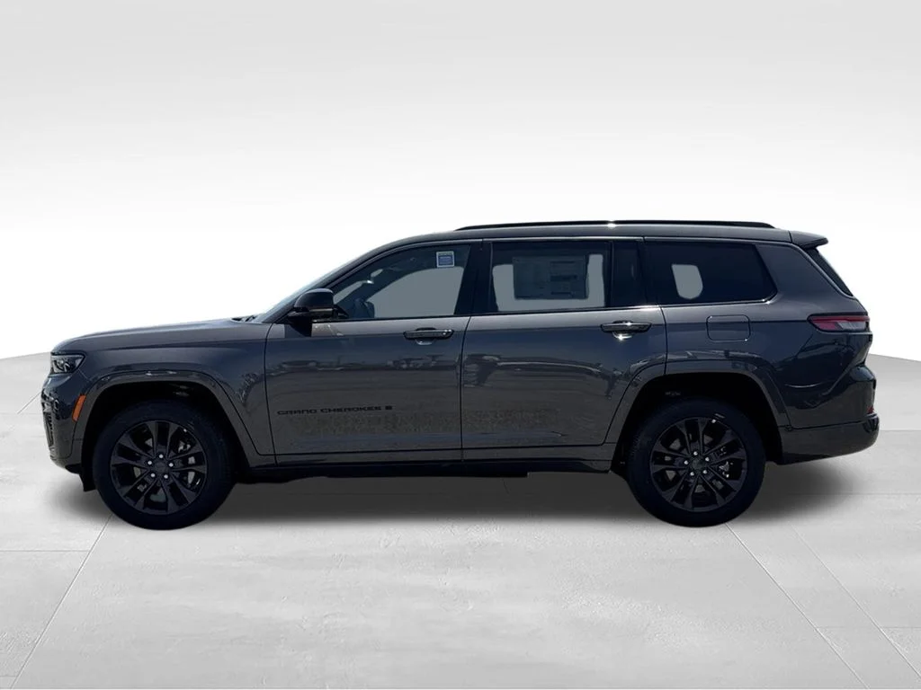 New 2026 Baltic Gray Metallic Clear-Coat Exterior Paint Jeep Limited image 12