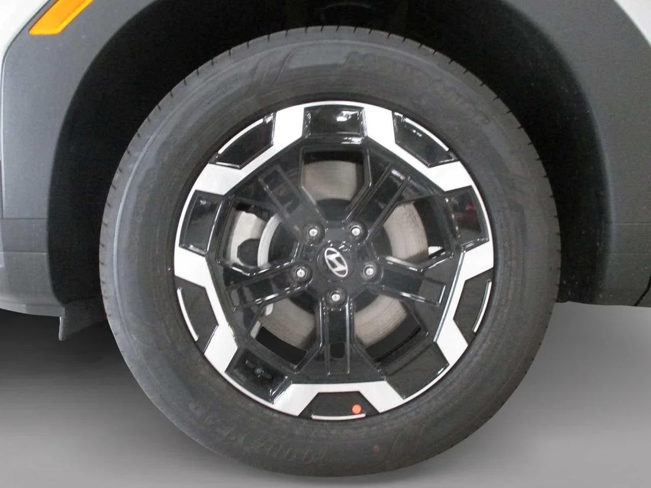 New 2026 Silver Hyundai SE AWD image 5