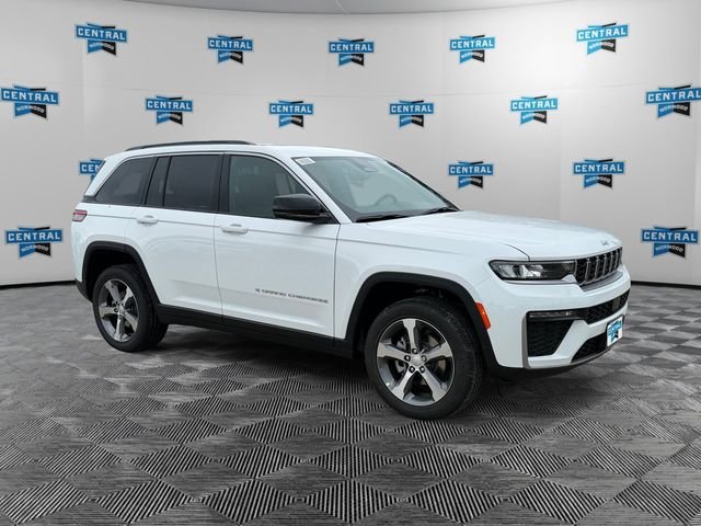 New 2026 Bright White Clear-Coat Exterior Paint Jeep Limited image 7