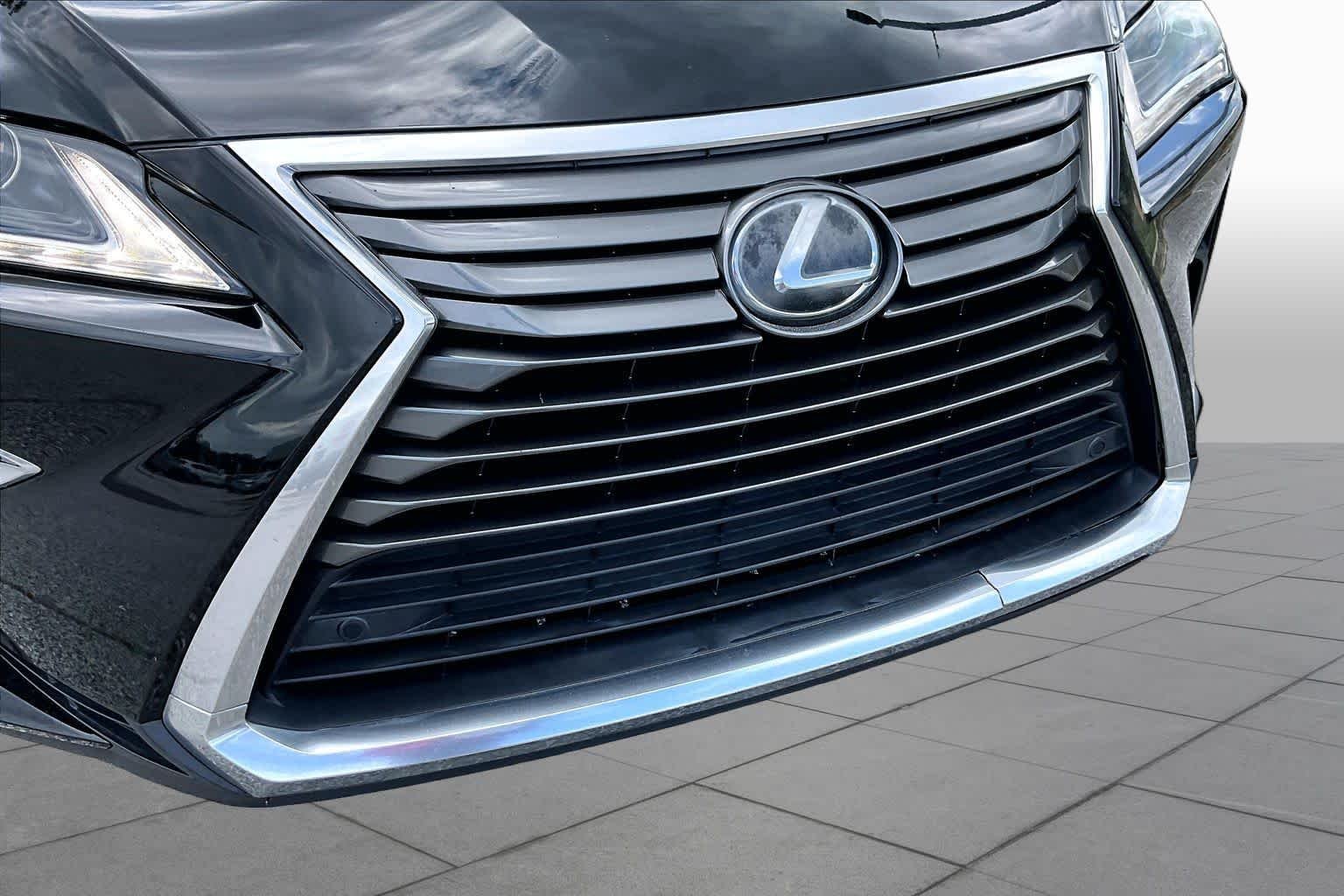 Used 2019 Obsidian Lexus  image 29