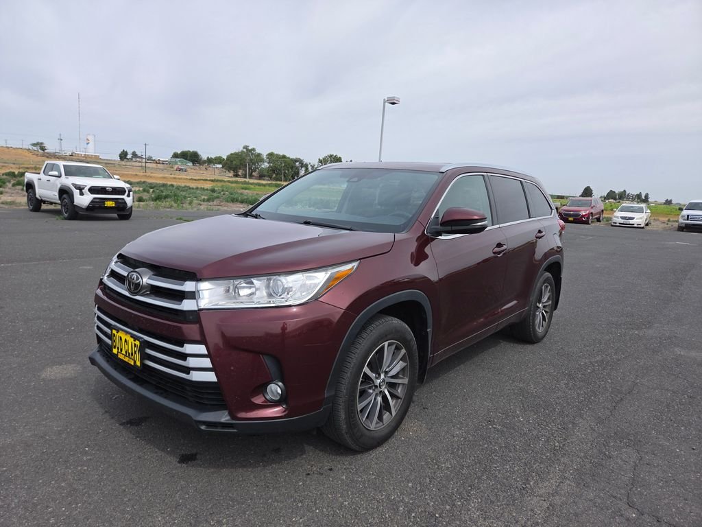 Used 2017 Red Toyota XLE image 1