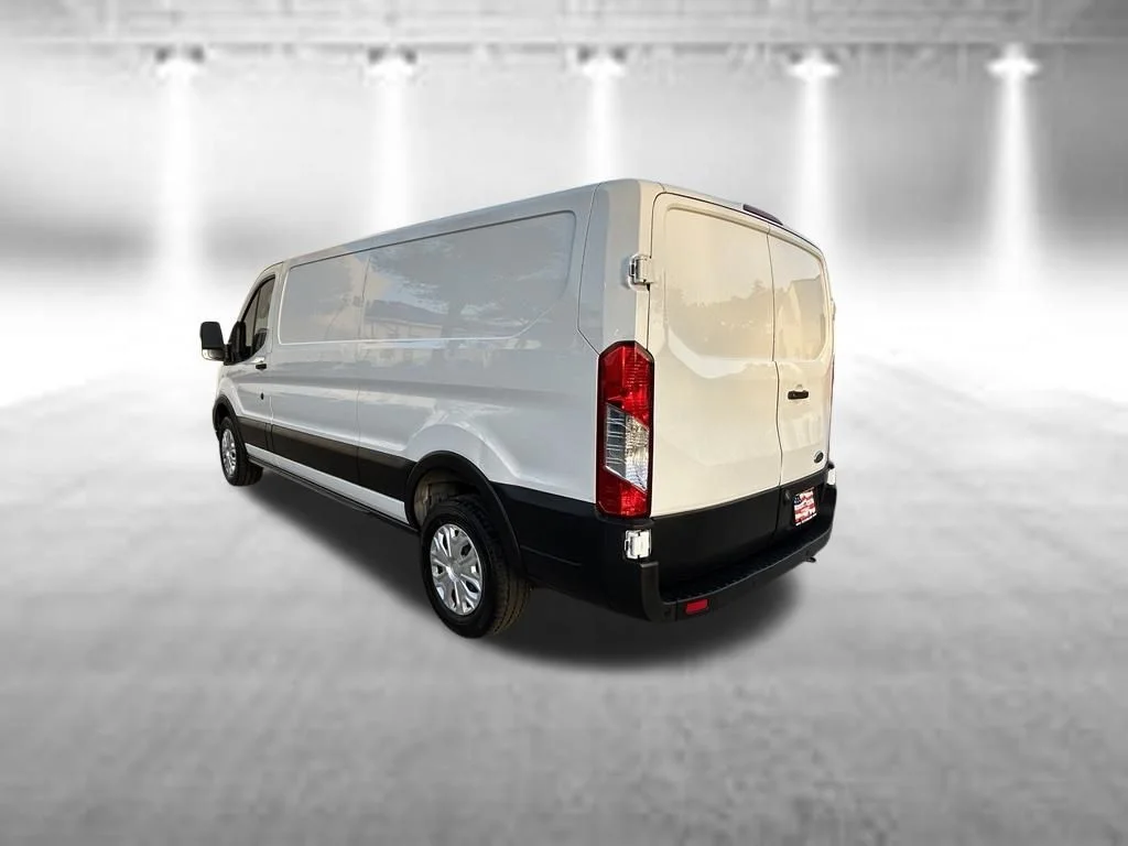 Used 2022 Oxford White Ford Base image 7