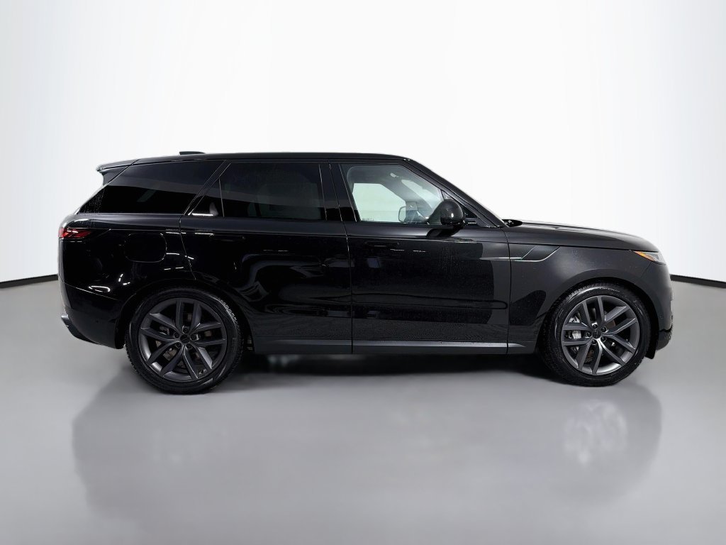 New 2027 Santorini Black Land Rover  SE P360 image 4