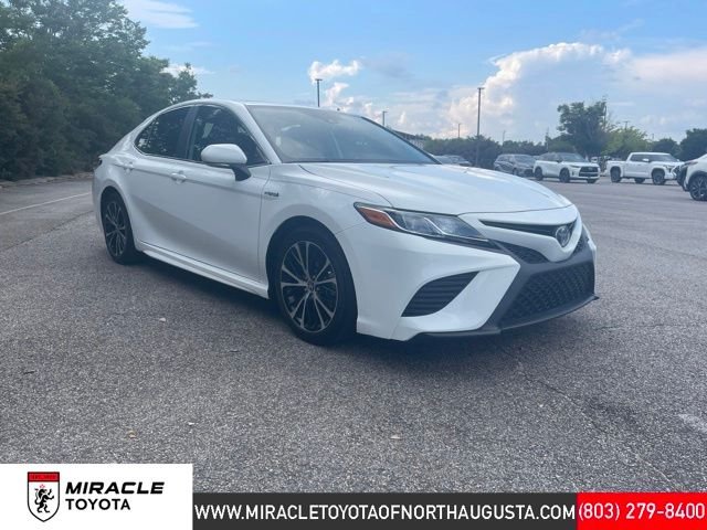 Used 2020 White Toyota SE image 1