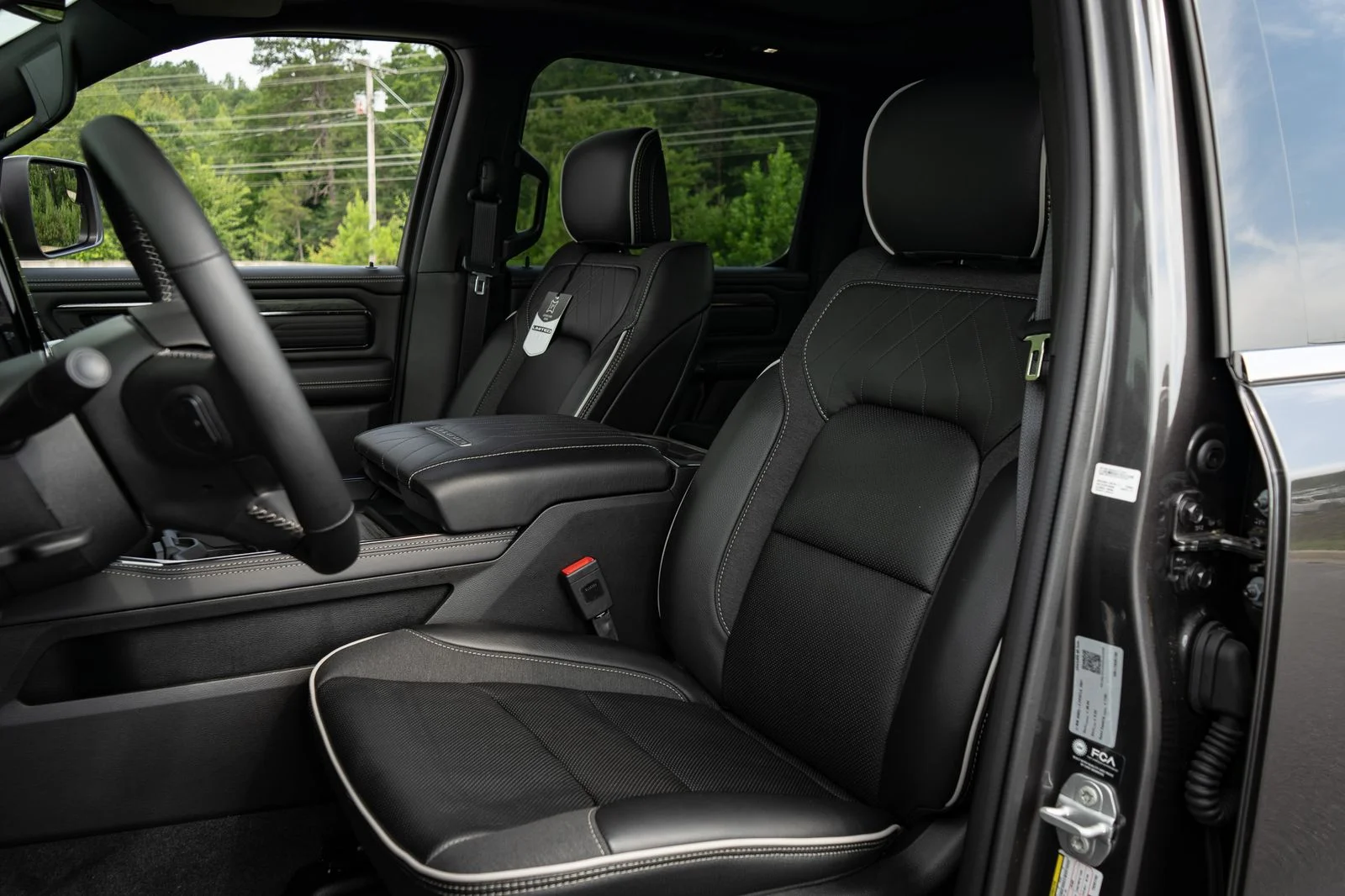 2026 RAM 1500 Limited - Photo 28