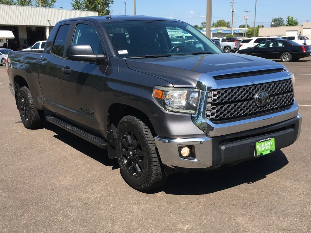 Used 2019 Gray Toyota SR5 image 9