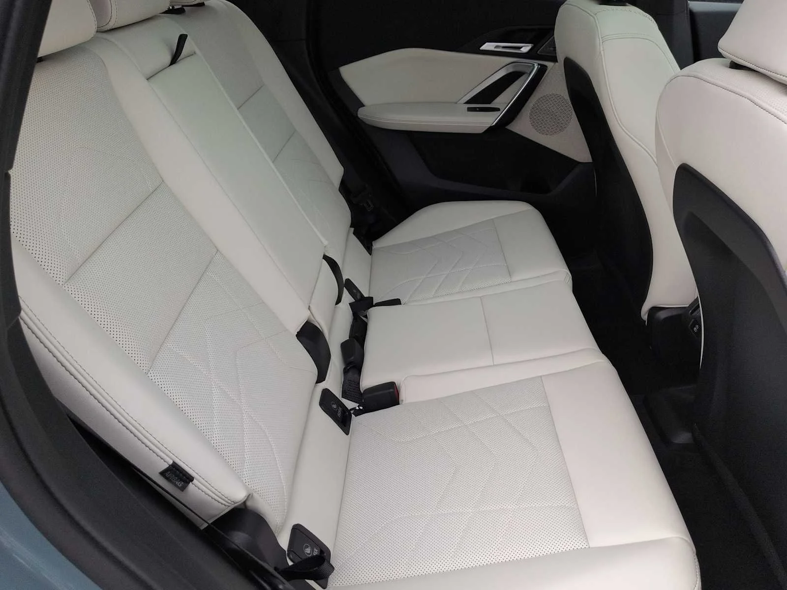 New 2026 Cape York Green Metallic BMW xDrive28i image 21