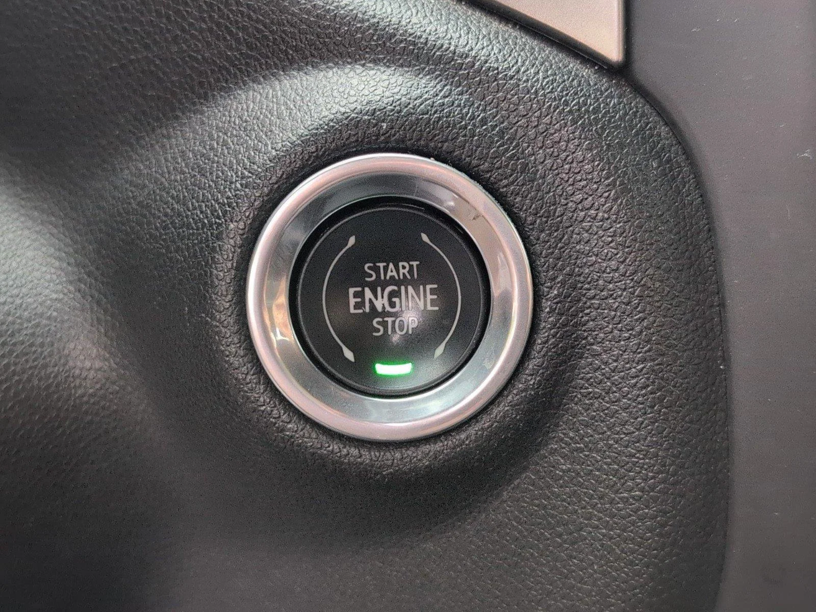 Used 2019 SUMMIT WHITE Chevrolet LT image 21