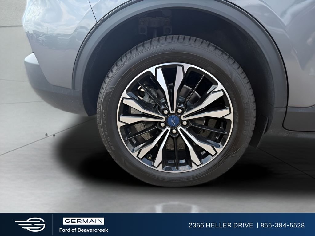 Used 2022 Gray Metallic Ford SEL image 27