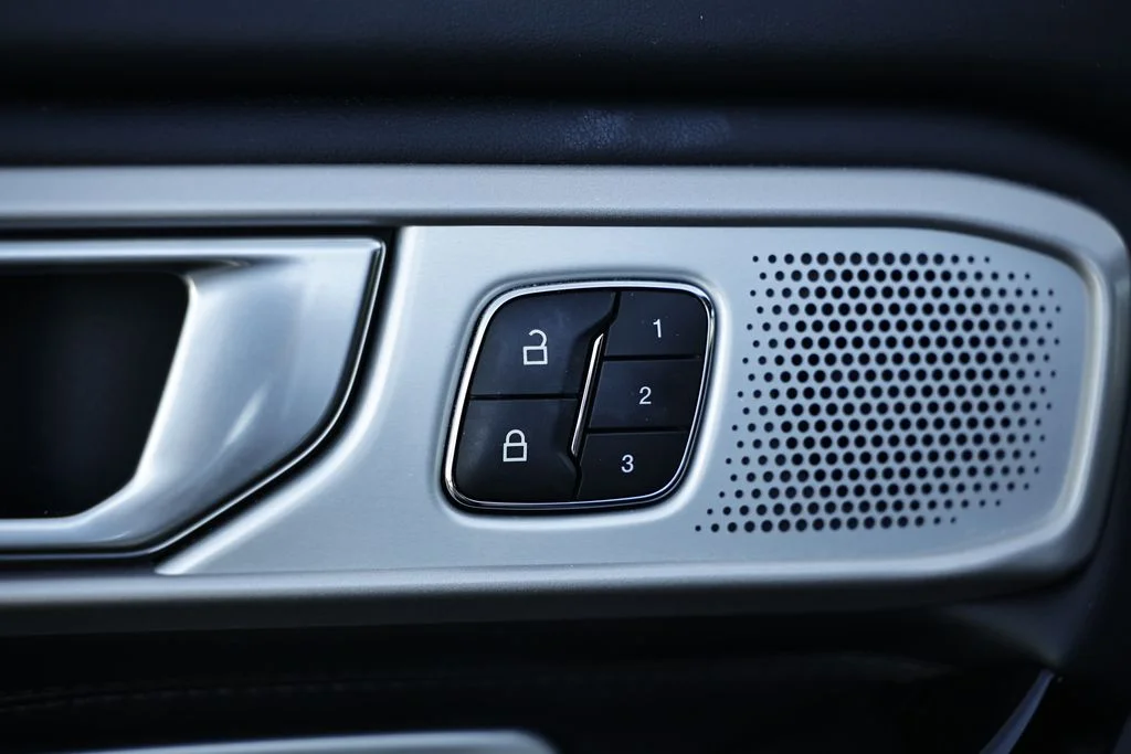 Used 2022 Carbonized Gray Metallic Ford Platinum image 15