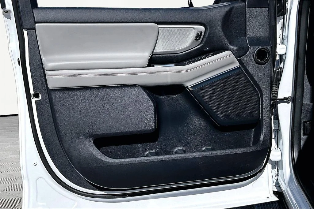 Certified Used 2025 Oxford White Ford Active image 23