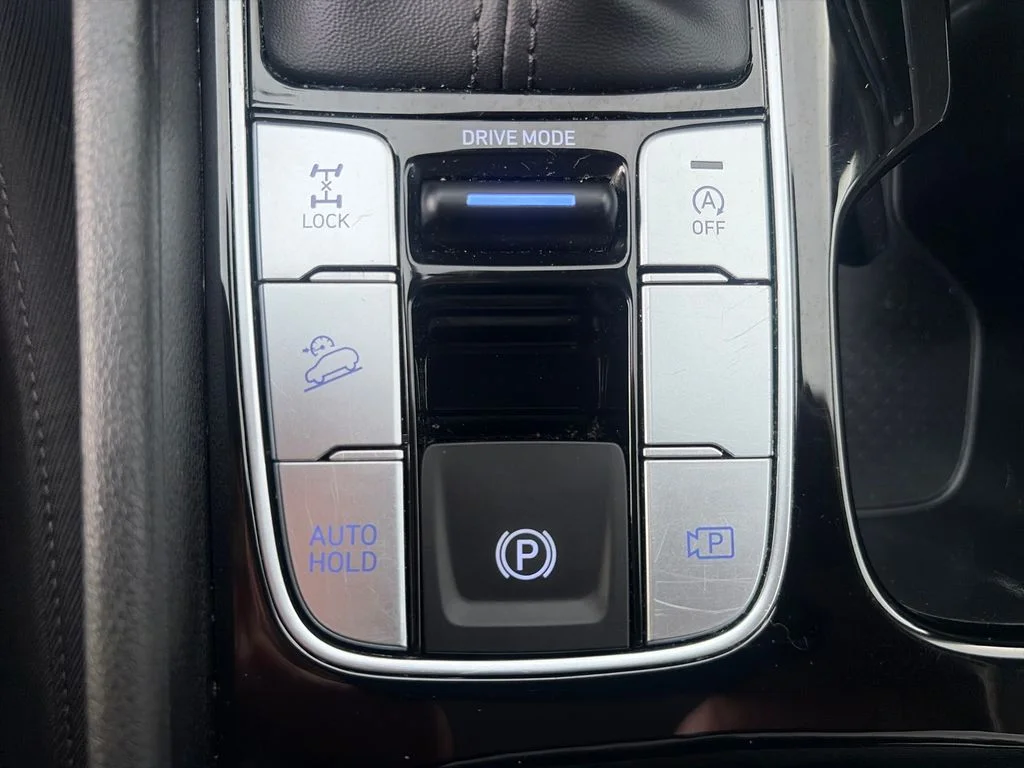 Used 2025 Gray Hyundai SEL image 36
