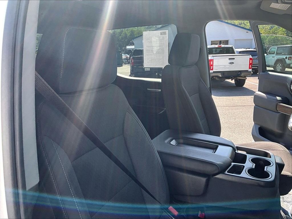 Used 2021 White GMC Elevation image 11