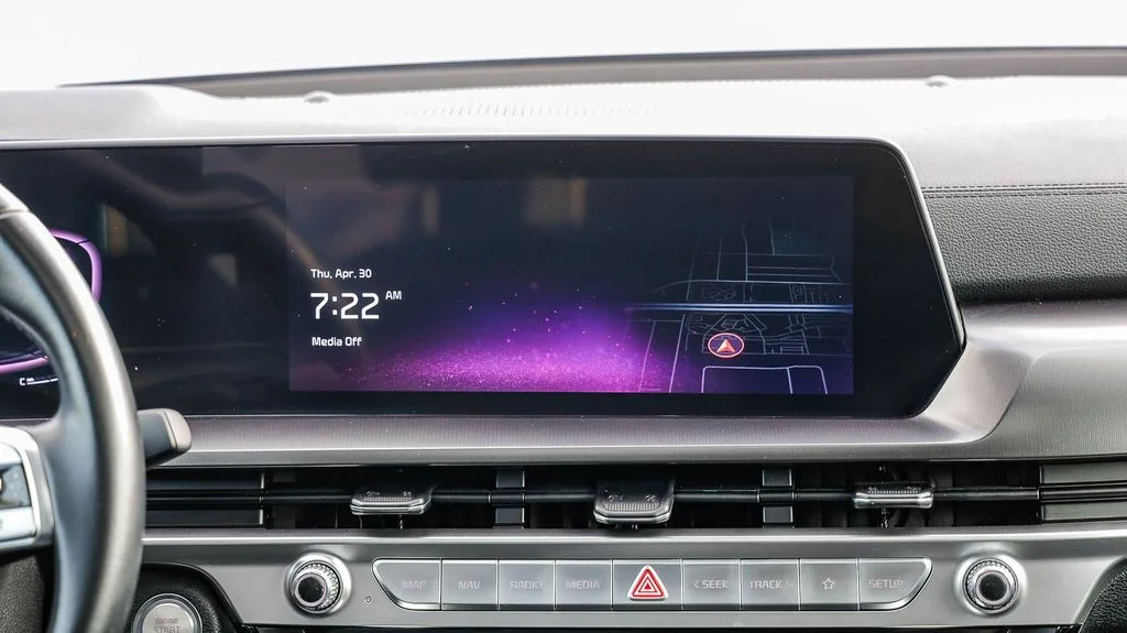 Used 2025 Black Kia S image 17