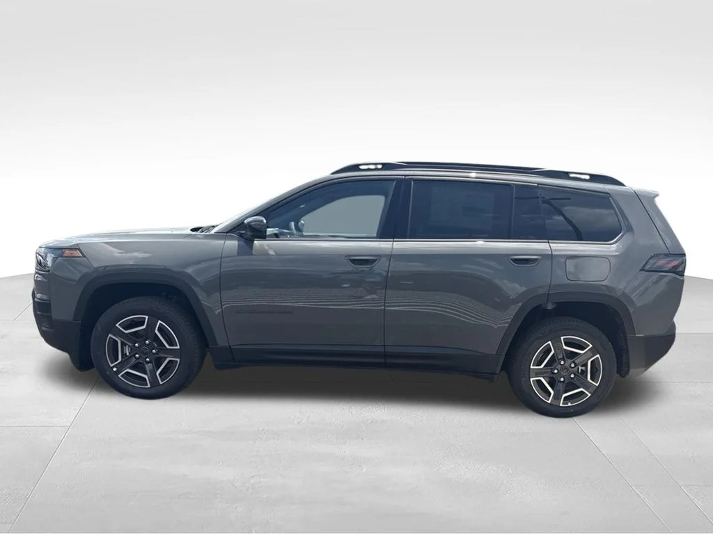 New 2026 Sting-Gray Clear-Coat Exterior Paint Jeep Limited image 6
