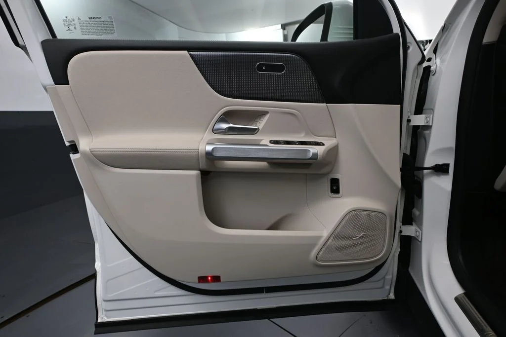 Used 2022 White Mercedes-Benz 300 image 18