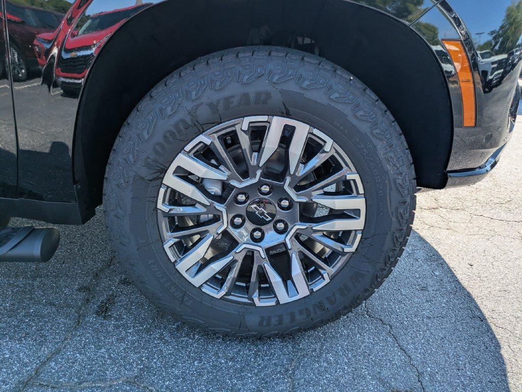 2026 Chevrolet Suburban Z71 - Photo 11