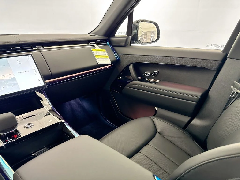 New 2026 Carpathian Grey Land Rover Dynamic SE image 24