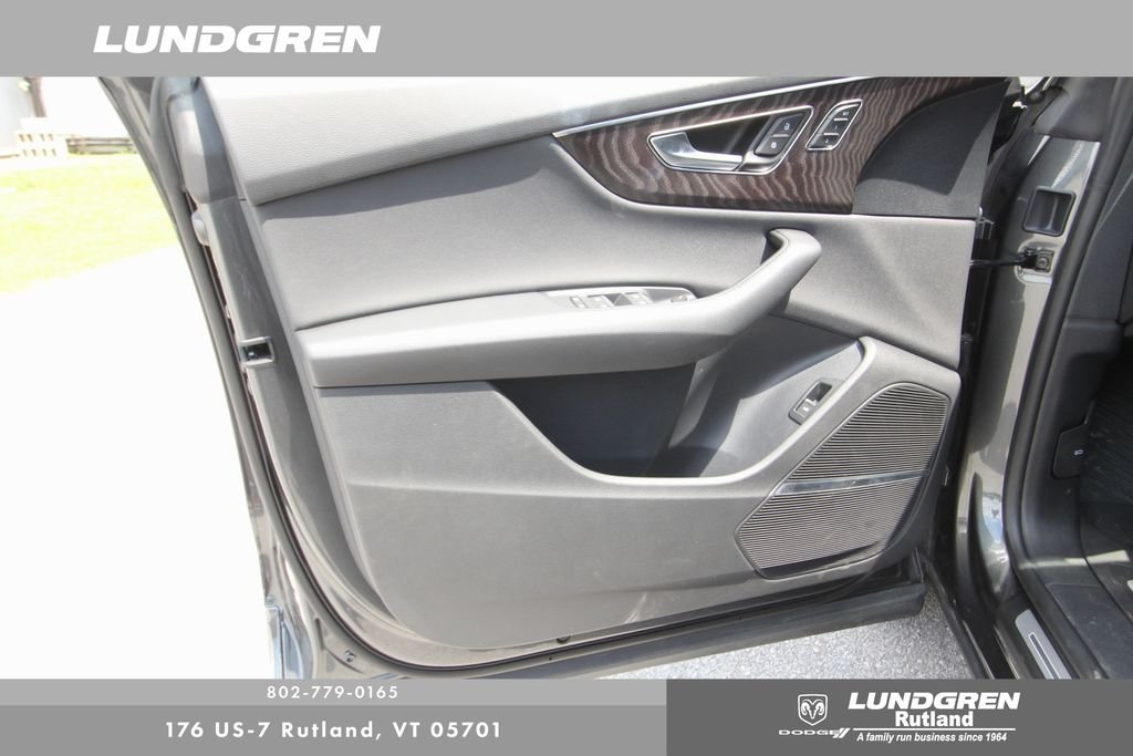 Used 2021 Gray Audi 55 Prestige image 16