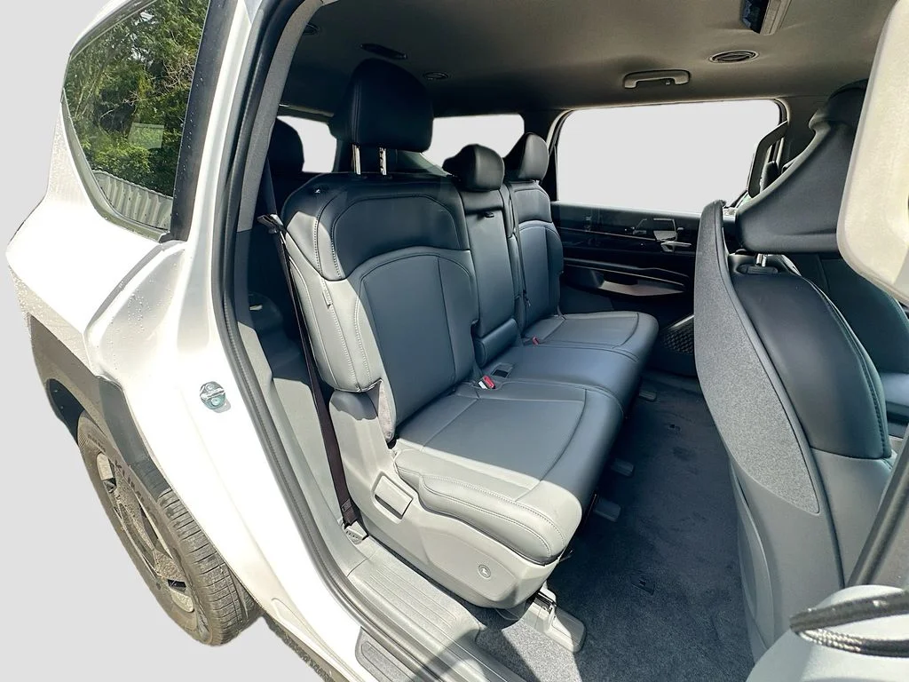 New 2026 Glacial White Pearl Kia Light Long Range RWD image 29