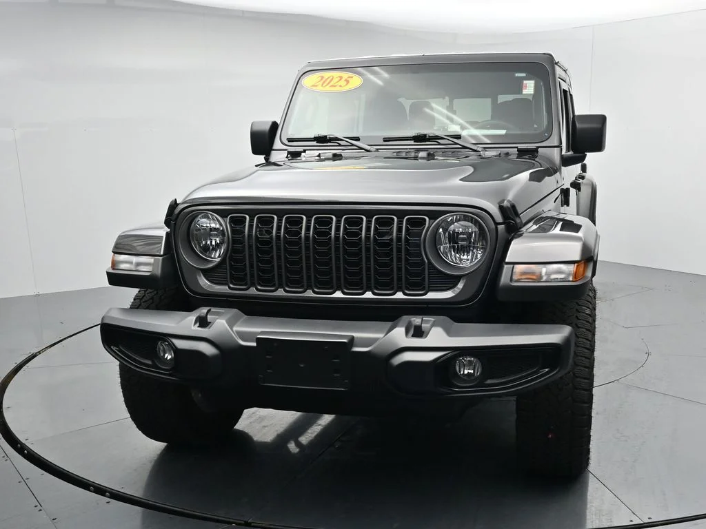 Used 2025 Gray Jeep Nighthawk image 3