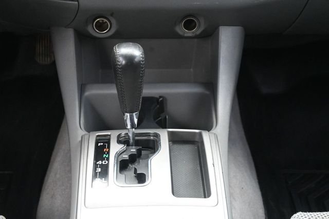 Used 2008 White Toyota Base image 21