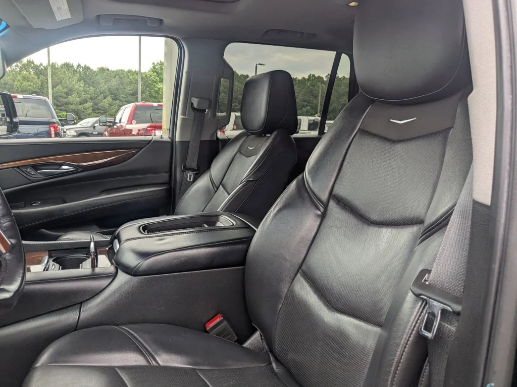 Used 2019 Black Raven Cadillac Luxury image 15