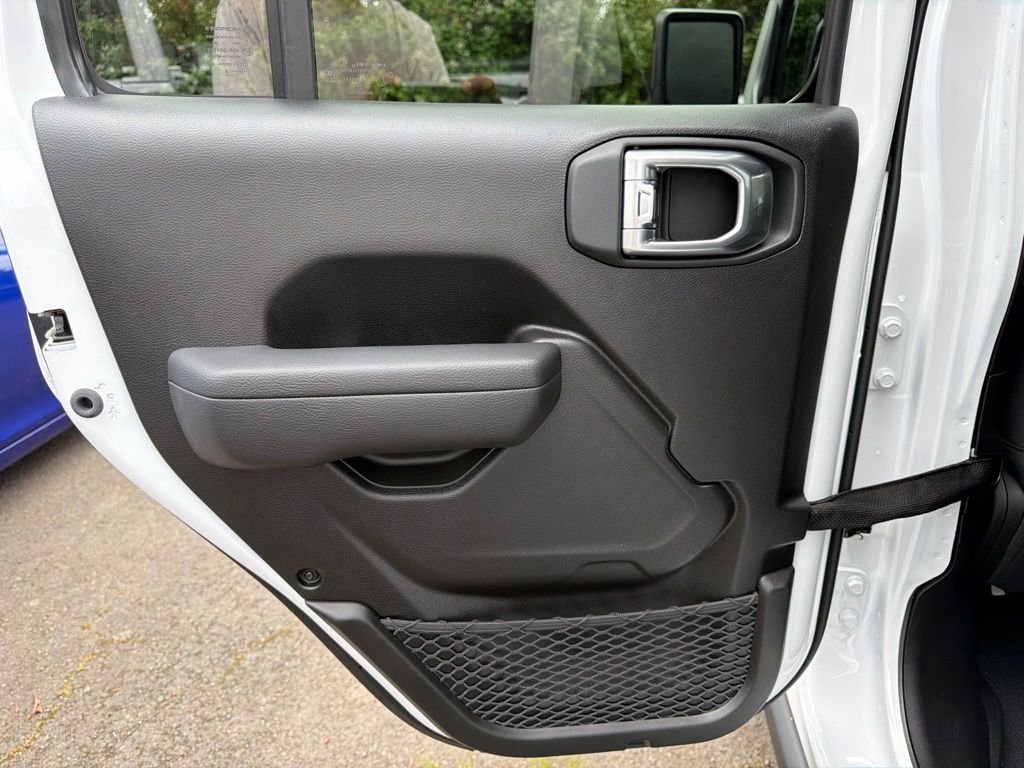 New 2026 Bright White Clearcoat Jeep Mojave image 29