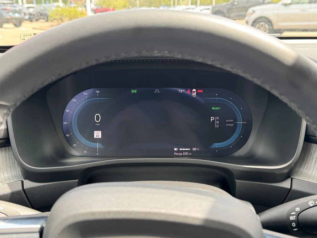 2025 Volvo EX40 Plus - Photo 20