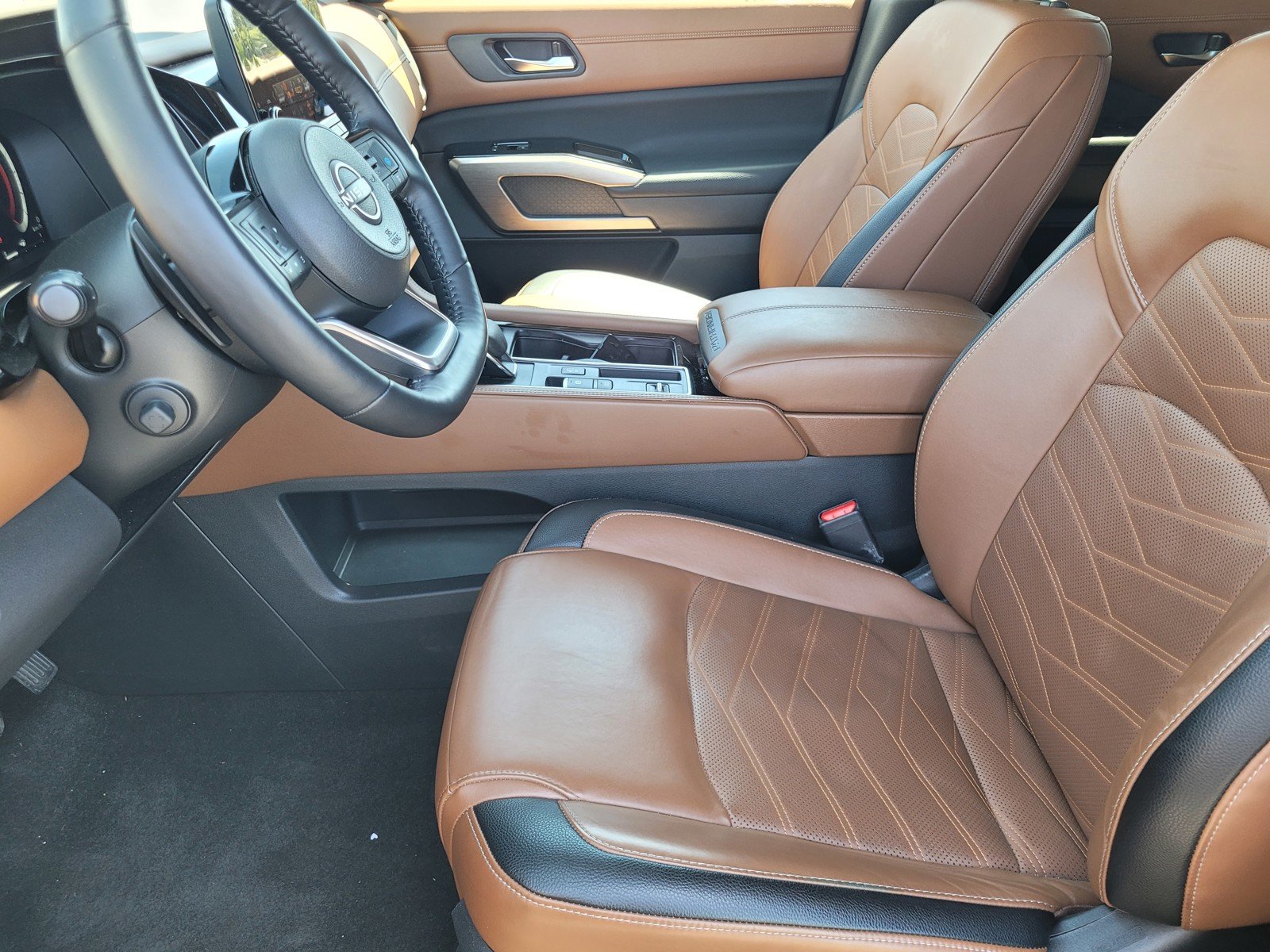 Certified Used 2024 Obsidian Green Pearl Nissan Platinum image 17
