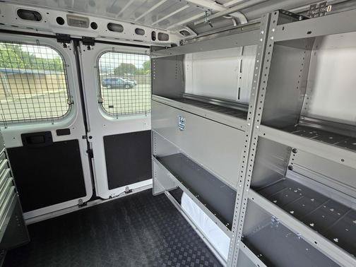 Used 2025 White Ram Base image 11