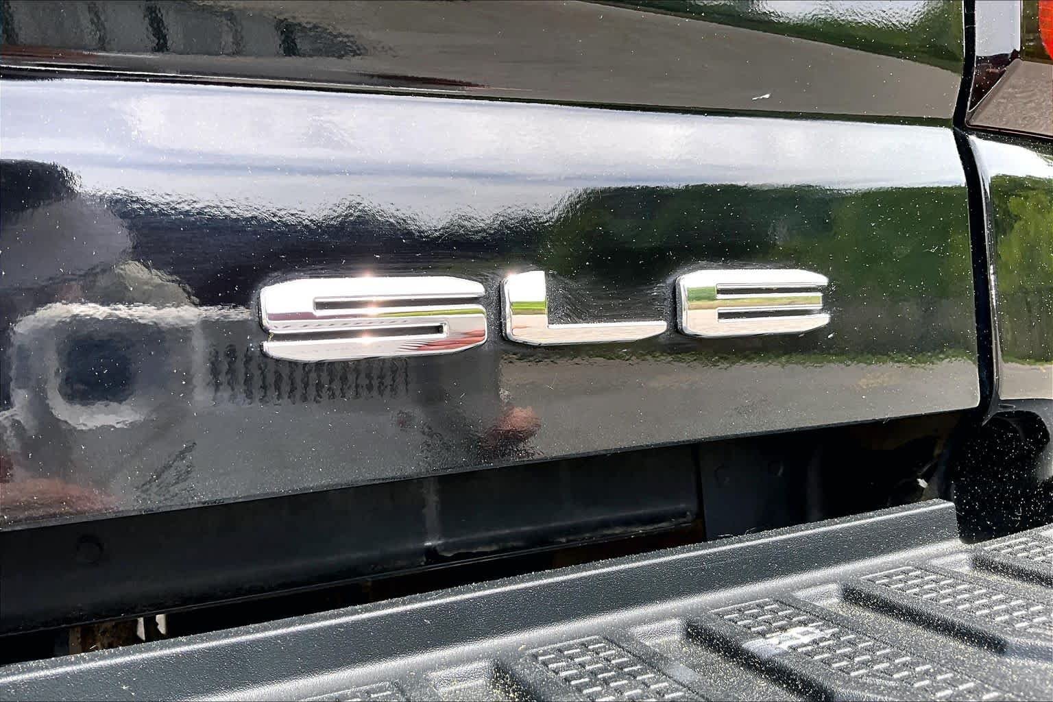 Used 2020 Onyx Black GMC SLE image 10