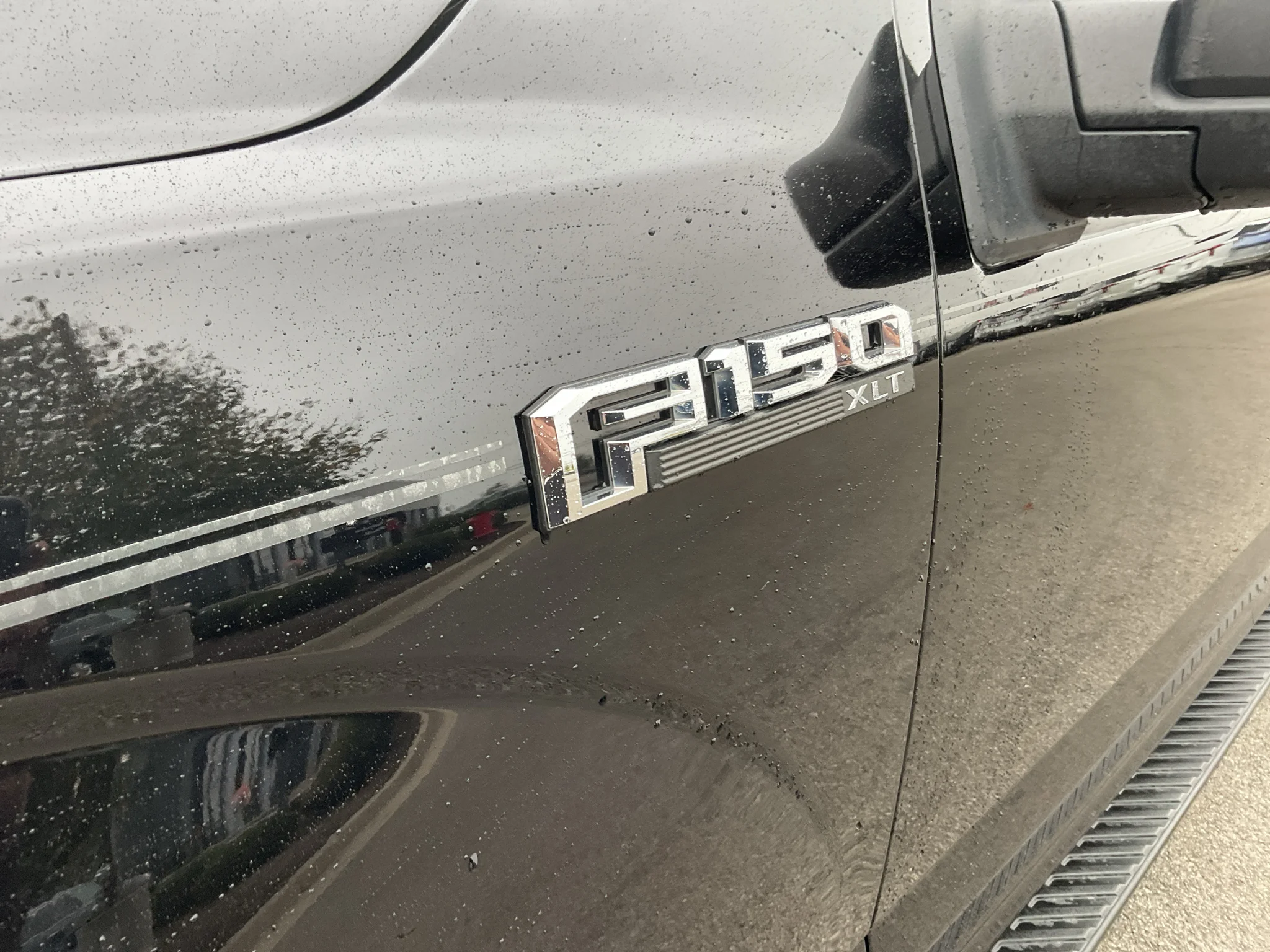 Used 2019 Agate Black Metallic Ford XLT image 5
