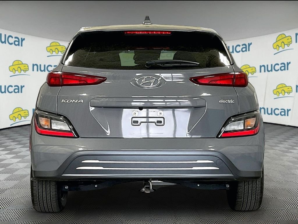 Used 2023 Gray Hyundai SE image 5