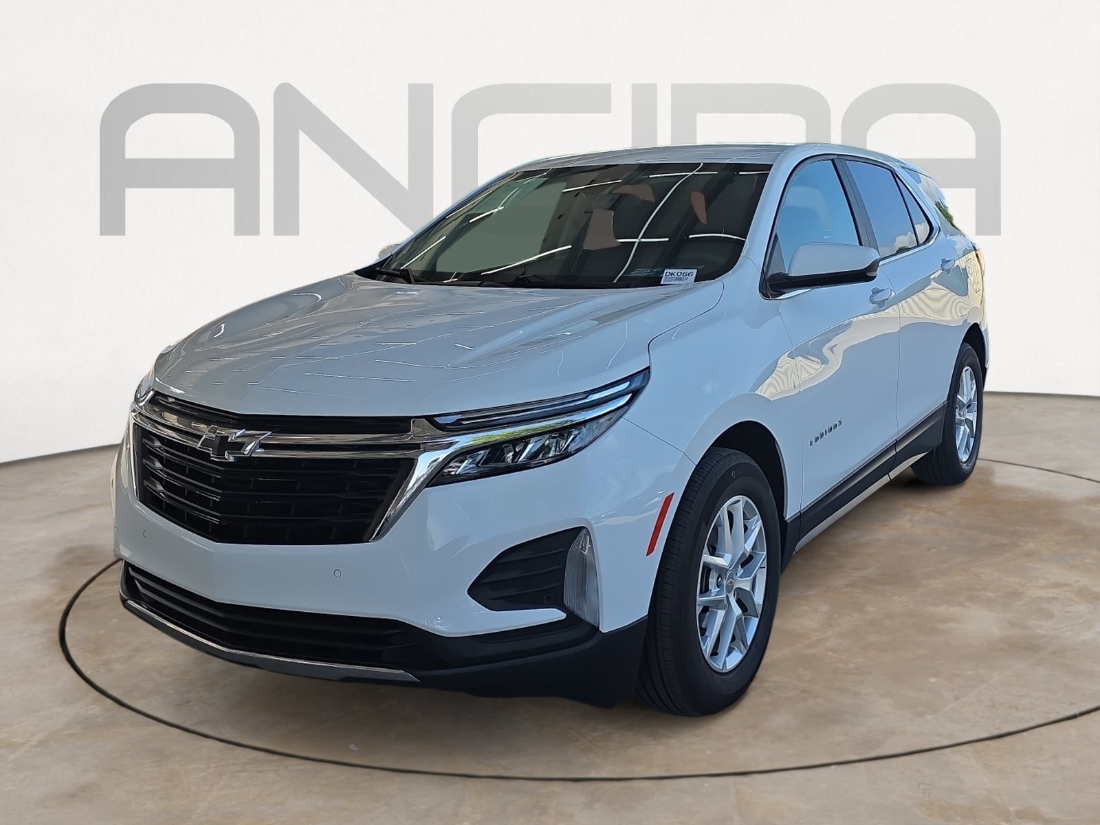 Used 2024 Summit White Chevrolet LT image 4