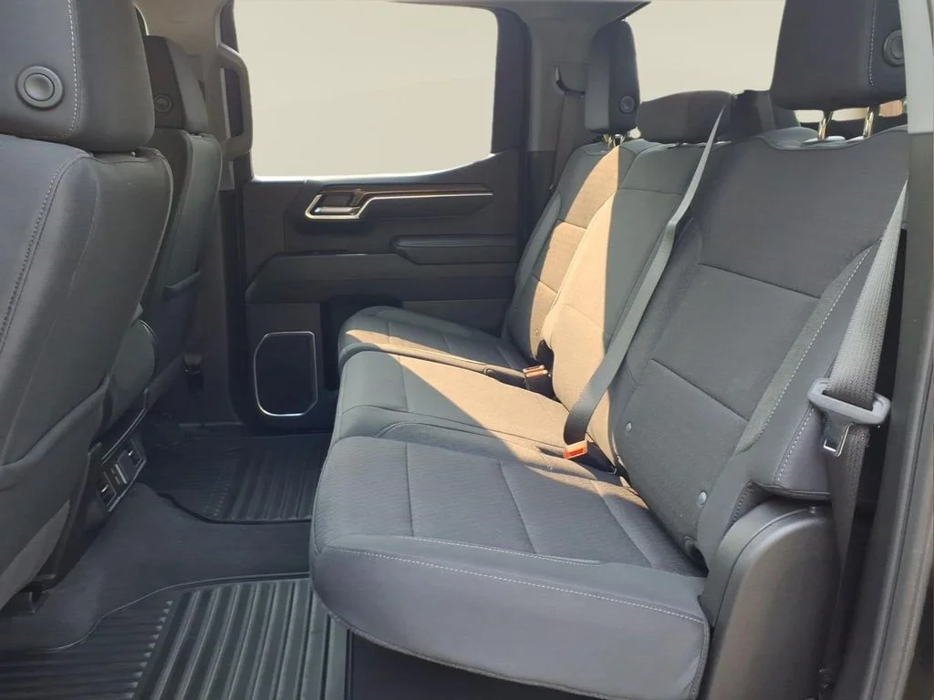 Used 2025 Black Chevrolet LT image 19
