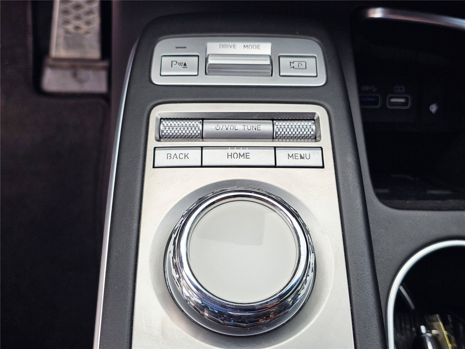 2023 GENESIS GV70 Standard - Photo 28