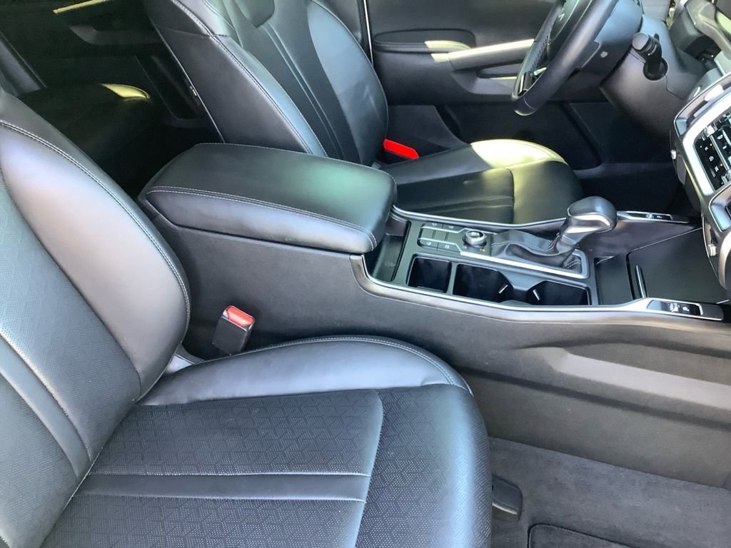 Used 2023 White Kia X-Line S image 14