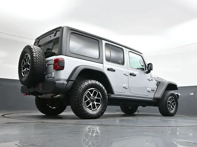 Used 2024 Silver Jeep Rubicon image 33