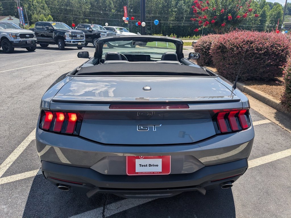Used 2024  Ford GT Premium image 6