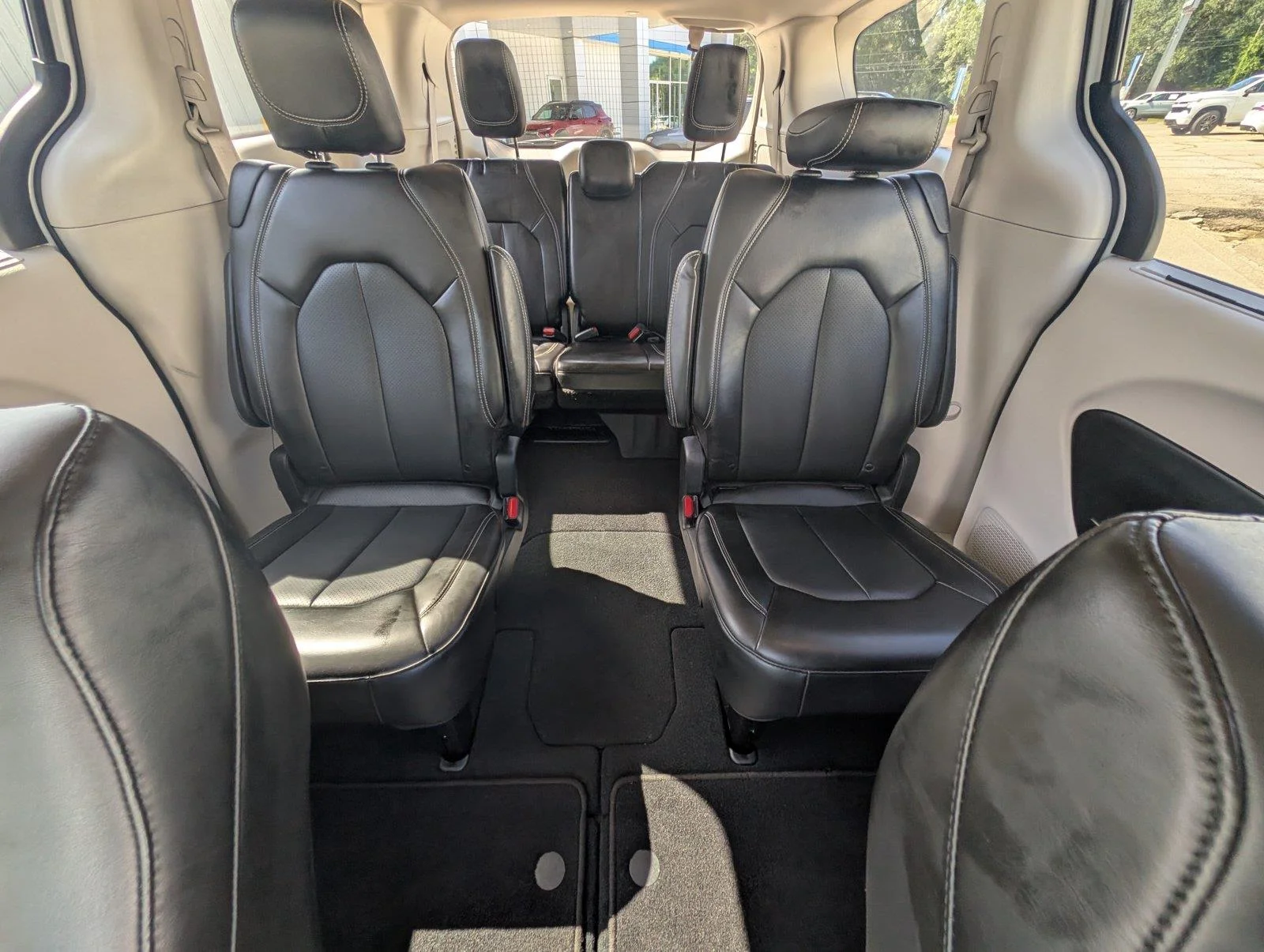 Used 2024 Bright White Clearcoat Chrysler Touring L image 33