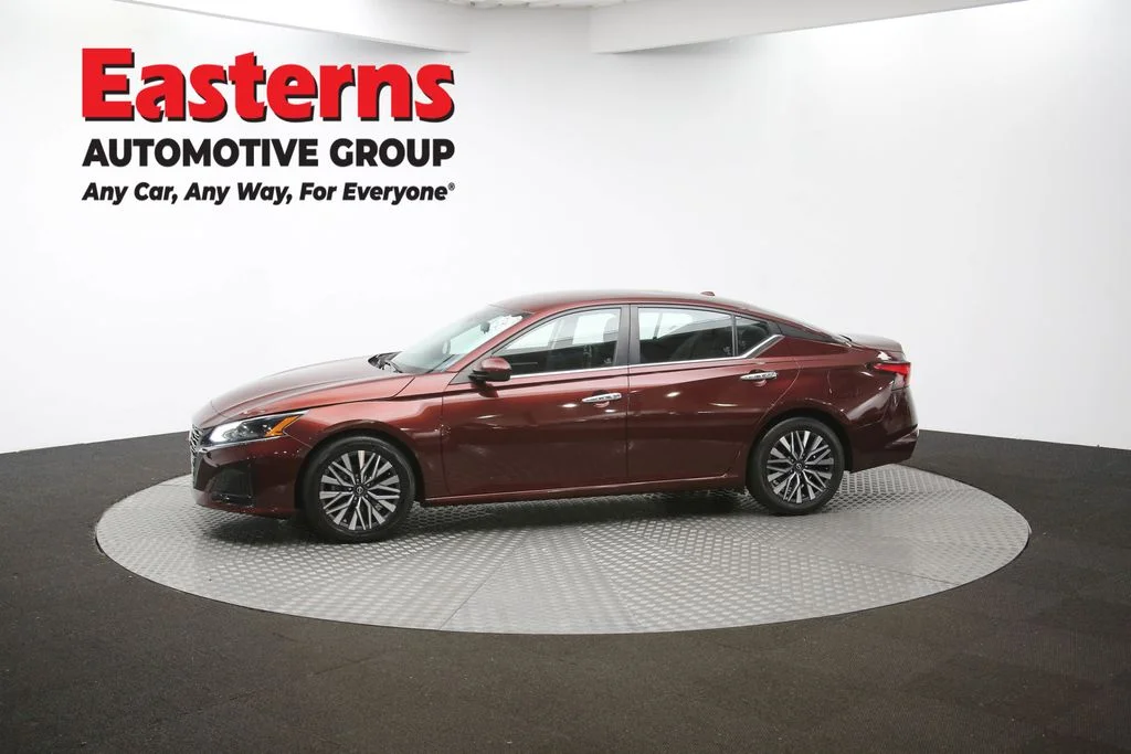 Used 2023 Red Nissan 2.5 SV image 58