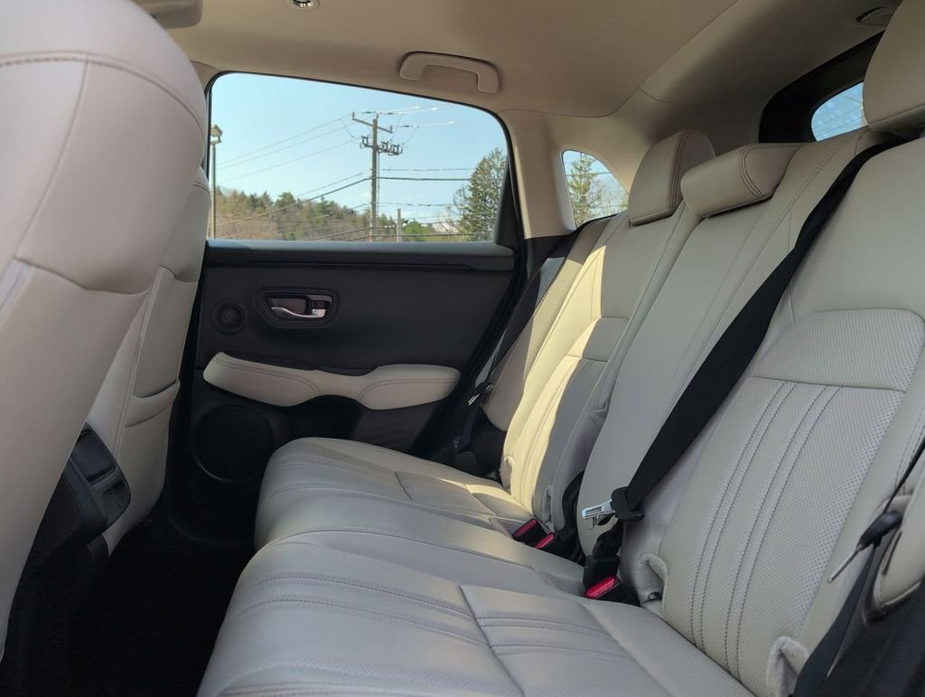 Used 2024 Silver Honda EX-L image 24